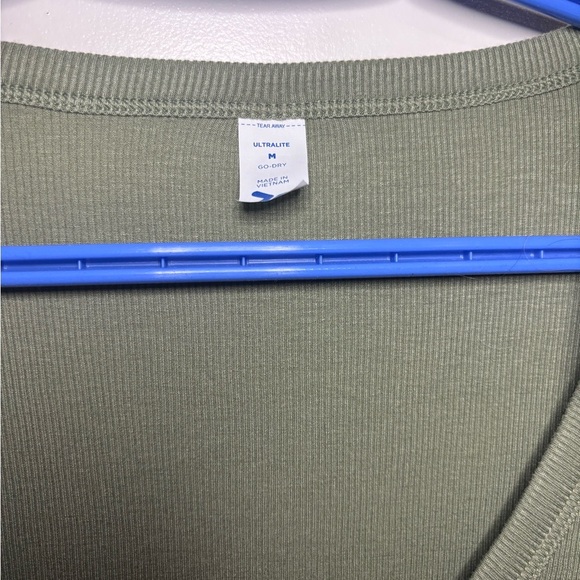 NWT old navy women’s green long sleeve top - Picture 2 of 4